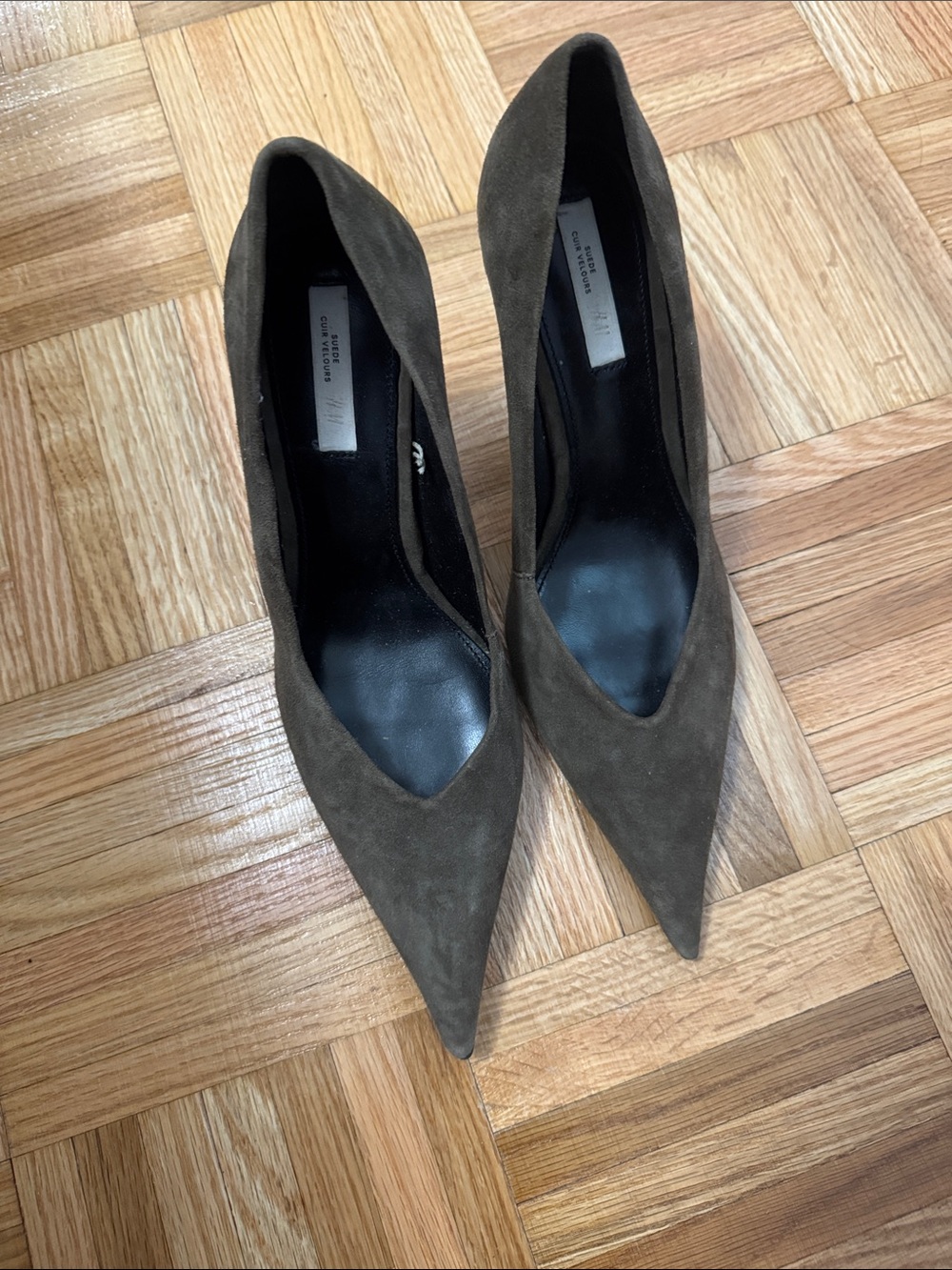 H&M Pointed Suede Pumps in Brown